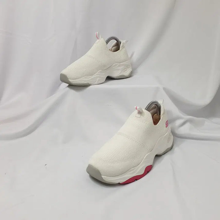 [BUNJANG] Skechers Arch Fit Delight 4.0 Sneakers / 빈티지하서 220 스케쳐스 딜라이트 4.0 아치핏 스니커즈