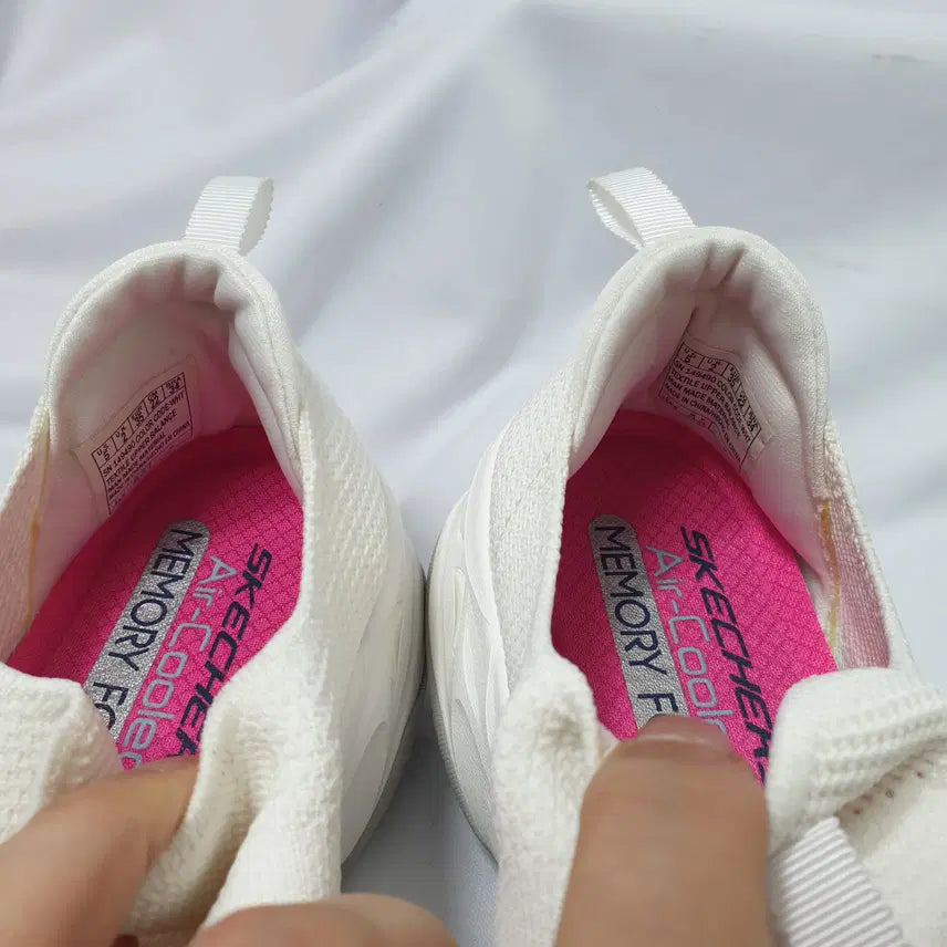 [BUNJANG] Skechers Arch Fit Delight 4.0 Sneakers / 빈티지하서 220 스케쳐스 딜라이트 4.0 아치핏 스니커즈