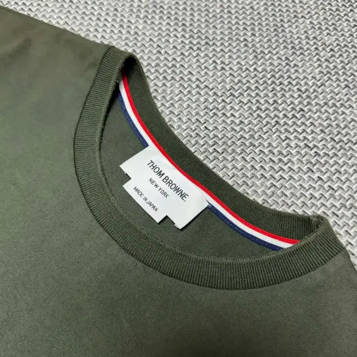 [BUNJANG] Thom Browne Tri-Color Short Sleeve T-Shirt / 톰브라운 삼선 반팔 티셔츠