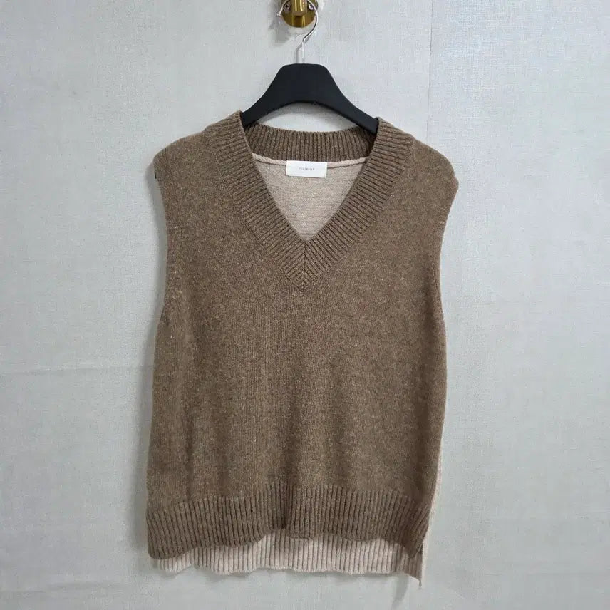 [SOLD OUT] 피그먼트 여성 브이넥 니트 베스트 브라운 F JJ350