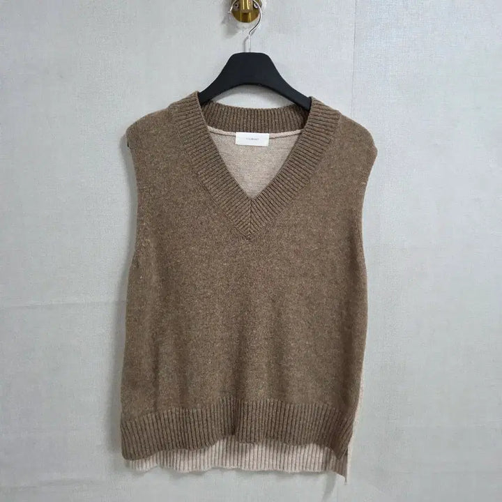 [SOLD OUT] 피그먼트 여성 브이넥 니트 베스트 브라운 F JJ350