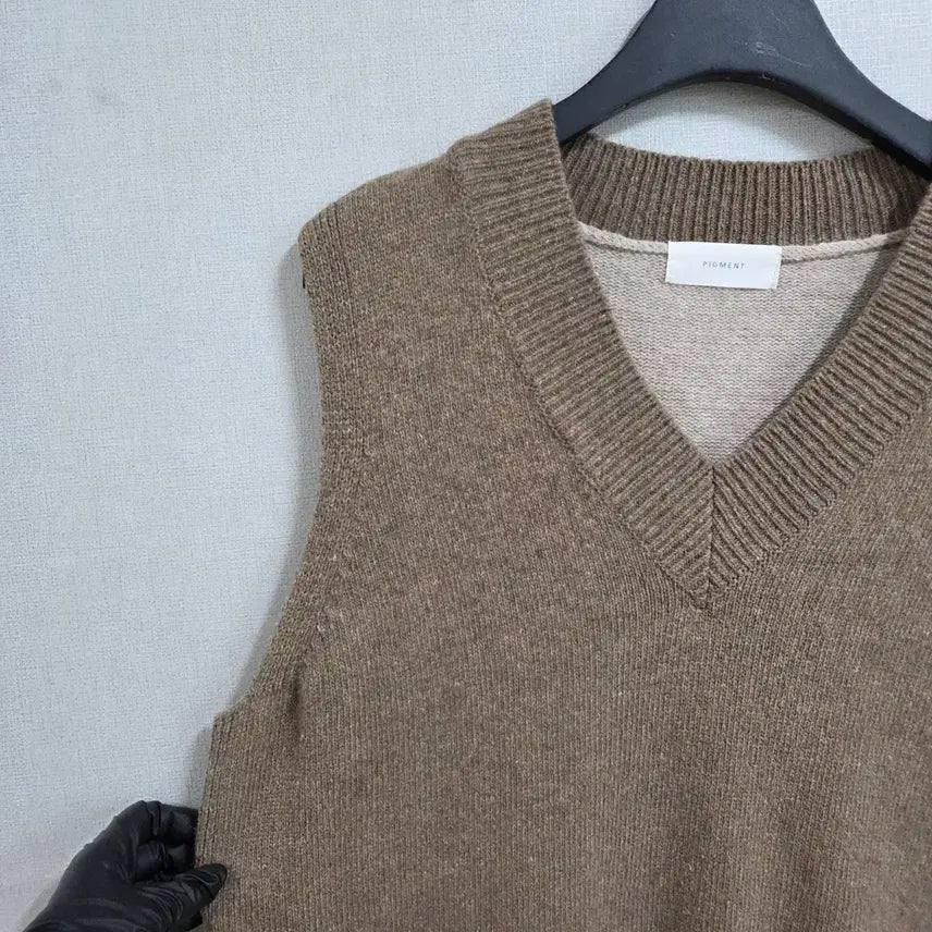 [SOLD OUT] 피그먼트 여성 브이넥 니트 베스트 브라운 F JJ350