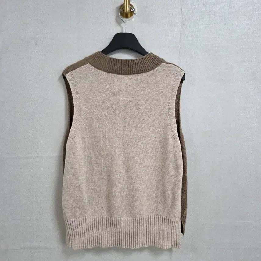 [SOLD OUT] 피그먼트 여성 브이넥 니트 베스트 브라운 F JJ350