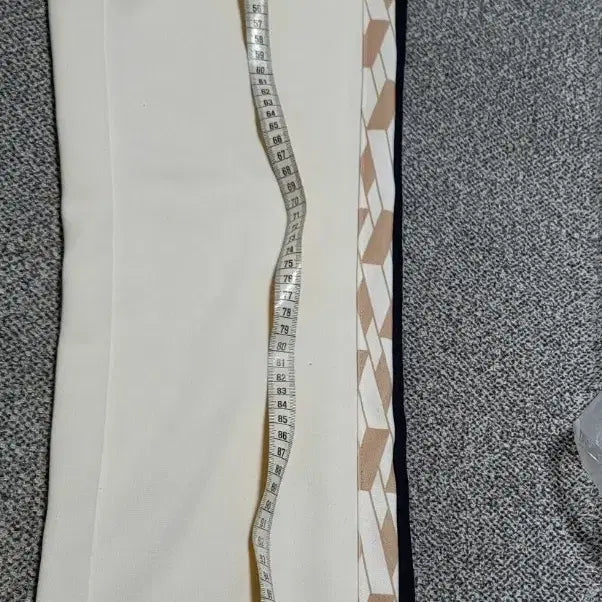 [BUNJANG] Nerdy Symbol Pattern Track Pants Cream M / 널디 Symbol 패턴 트랙 팬츠 크림 M