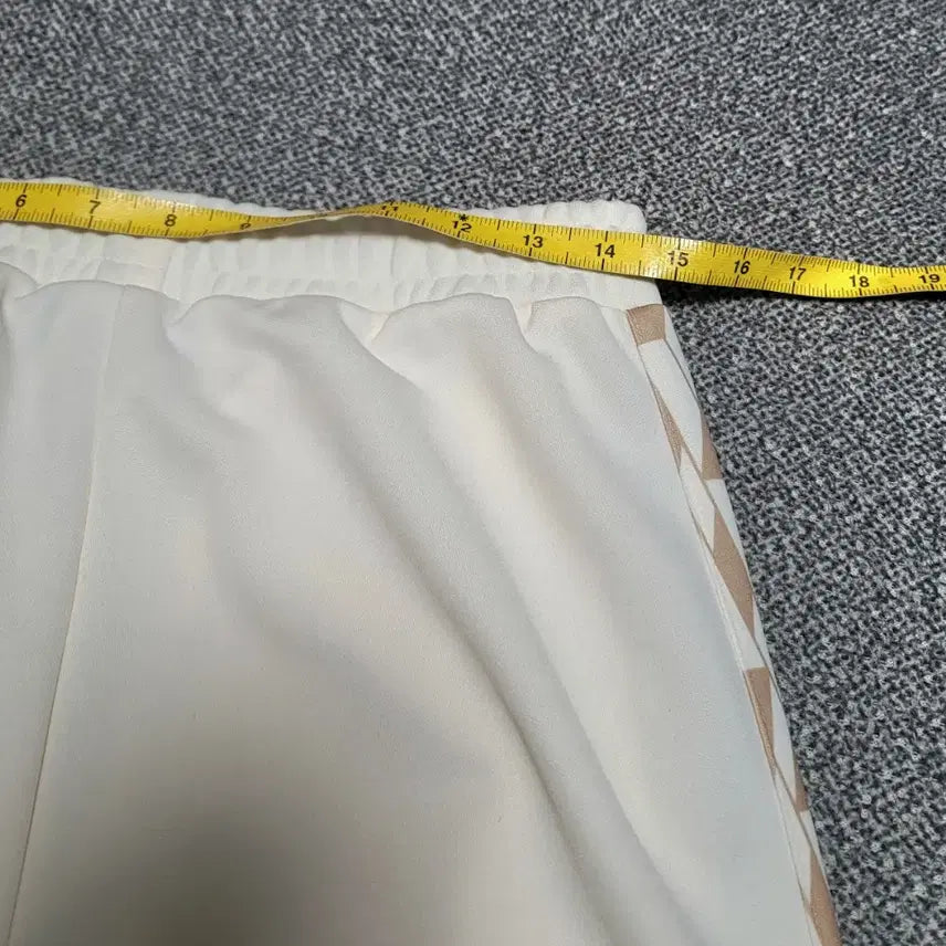 [BUNJANG] Nerdy Symbol Pattern Track Pants Cream M / 널디 Symbol 패턴 트랙 팬츠 크림 M