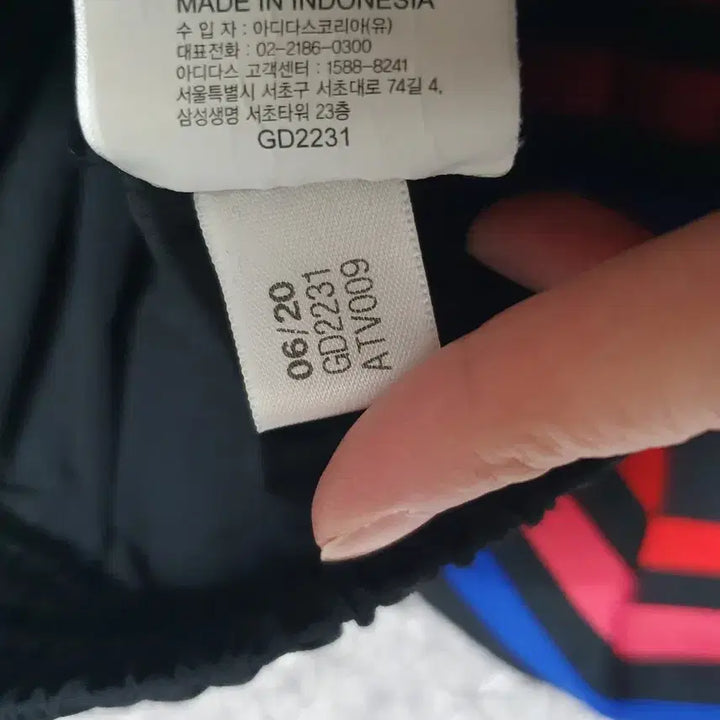 [BUNJANG] Adidas Adicolor Relaxed Fit Woven Track Pants - Black (S) / 아디다스 바지 아디컬러 릴렉스핏 우븐 조거 트랙 팬츠 블랙 s