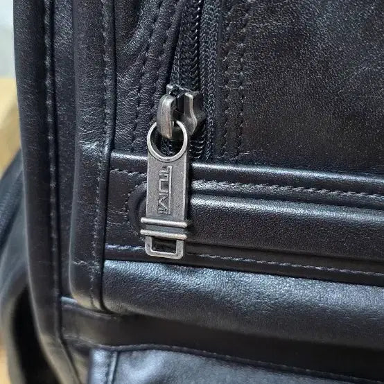 [BUNJANG] TUMI Alpha T-PASS Leather Backpack / 투미(TUMI) 알파 T-PASS 가죽 백팩 96578DOP