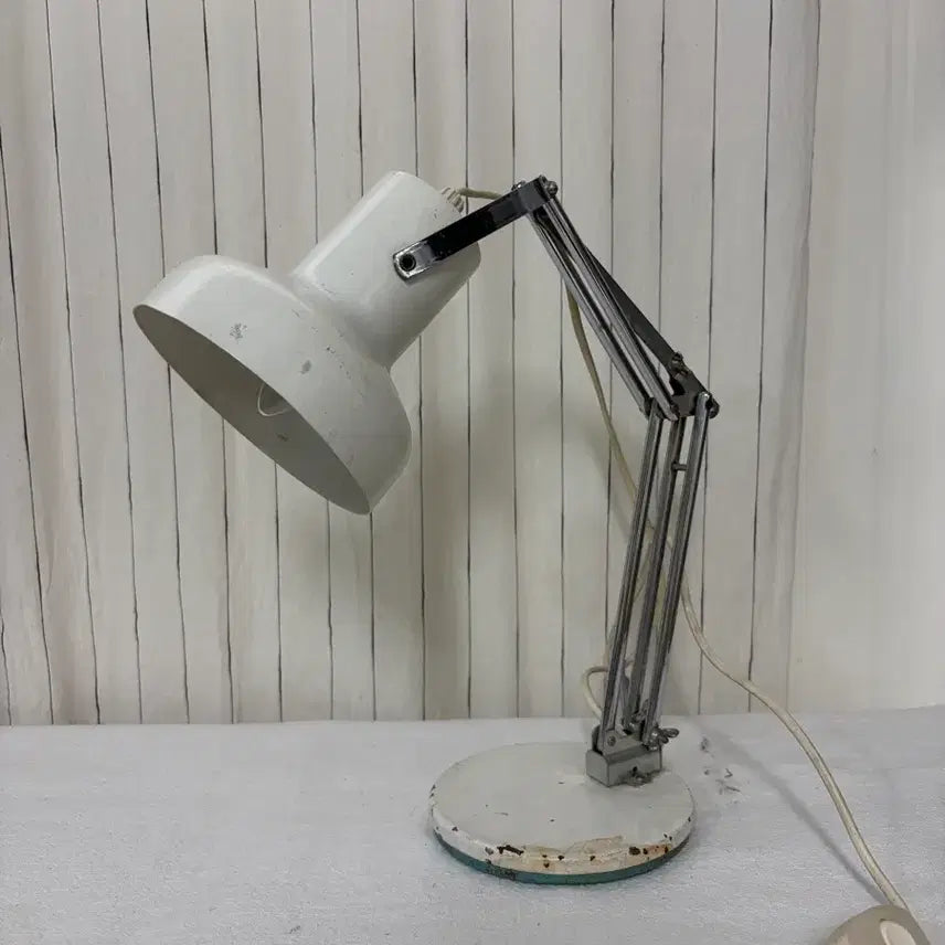 [SOLD OUT] 빈티지 프랑스 60년대 화이트메탈 램프