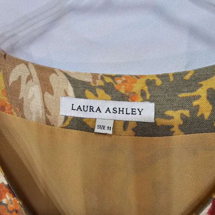 [BUNJANG] Laura Ashley Floral Linen Midi Dress / 로라애슐리 플로럴   린넨 원피스