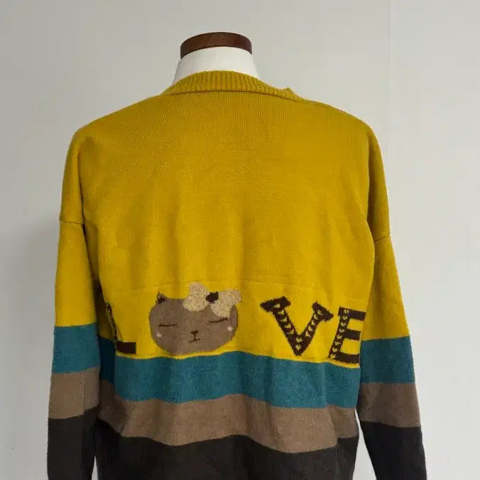 [BUNJANG] Color Block LOVE Embroidered Cardigan / 배색 포인트 LOVE 자수 가디건