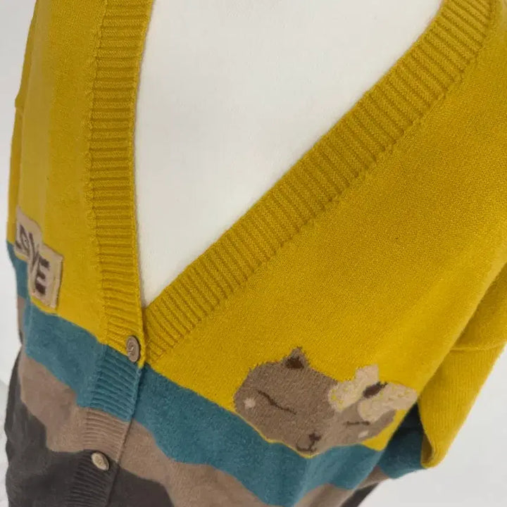 [BUNJANG] Color Block LOVE Embroidered Cardigan / 배색 포인트 LOVE 자수 가디건