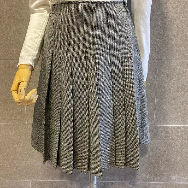[BUNJANG] On&amp;On Pleated Wool Skirt / on&amp;on 온앤온 모직 주름스커트