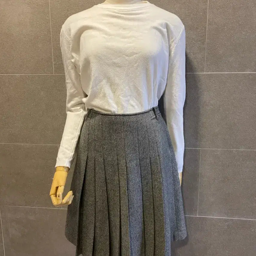 [BUNJANG] On&amp;On Pleated Wool Skirt / on&amp;on 온앤온 모직 주름스커트
