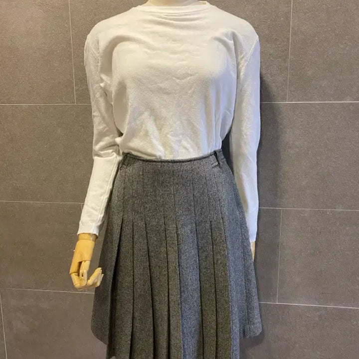 [BUNJANG] On&amp;On Pleated Wool Skirt / on&amp;on 온앤온 모직 주름스커트