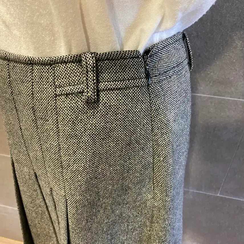 [BUNJANG] On&amp;On Pleated Wool Skirt / on&amp;on 온앤온 모직 주름스커트
