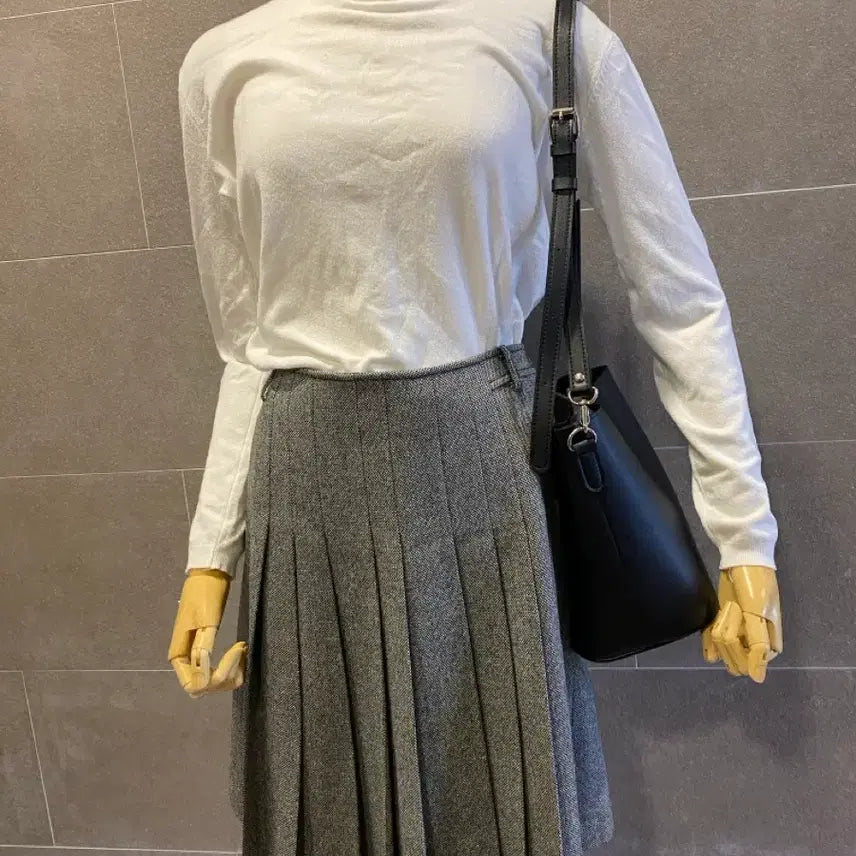 [BUNJANG] On&amp;On Pleated Wool Skirt / on&amp;on 온앤온 모직 주름스커트