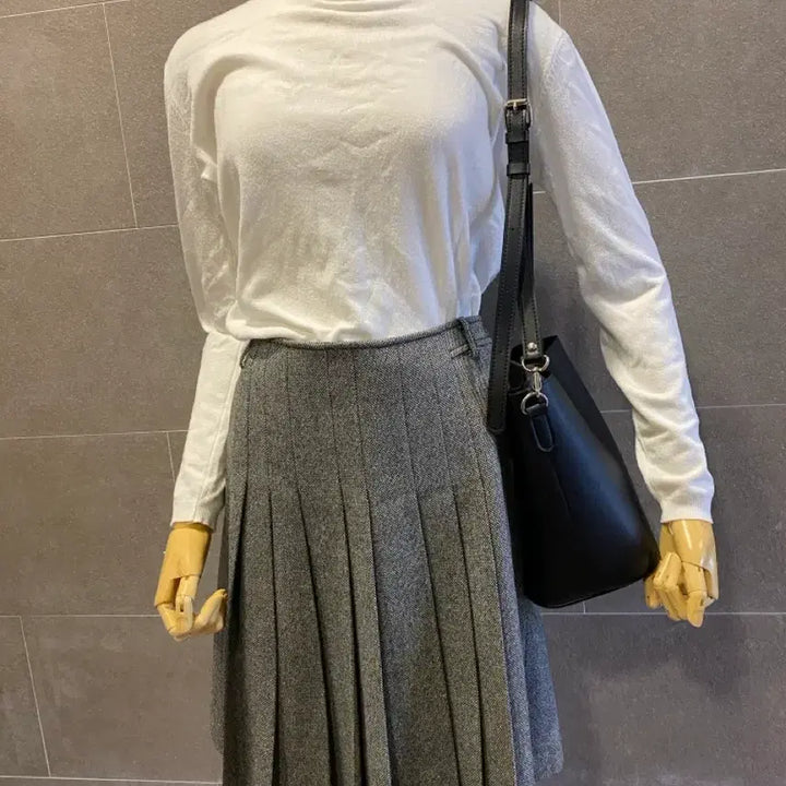 [BUNJANG] On&amp;On Pleated Wool Skirt / on&amp;on 온앤온 모직 주름스커트