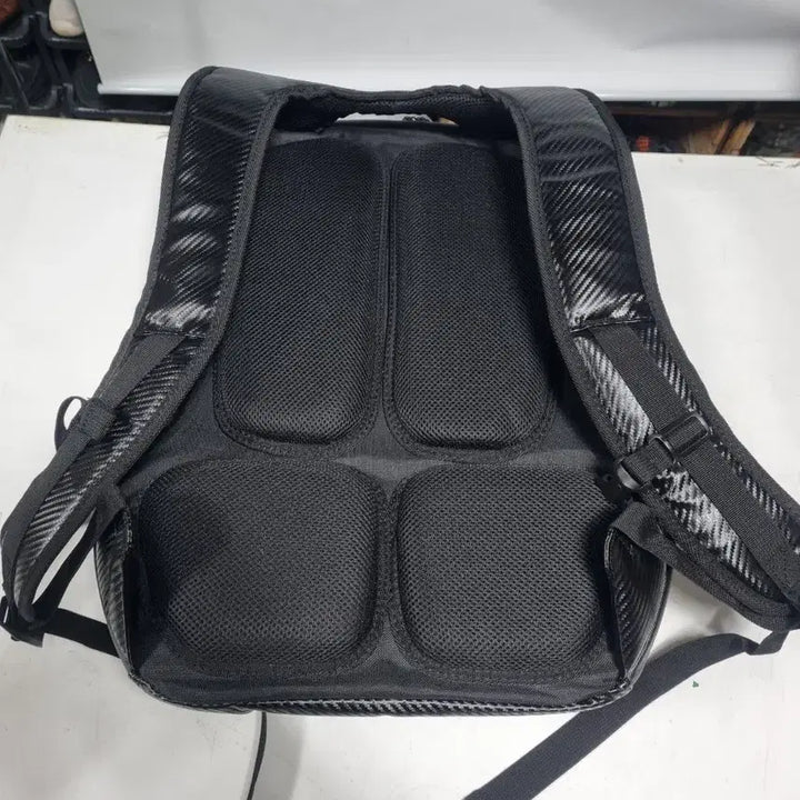 [BUNJANG] MGE Carbon Pattern Hard Shell Backpack Black / MGE 카본 패턴 하드쉘 백팩 블랙 새제품