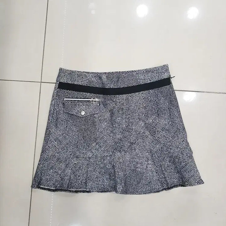 [BUNJANG] Dennis Gray Skirt - Size 64 - Used / 데니스 회색 치마 허리호칭64 중고 스커트