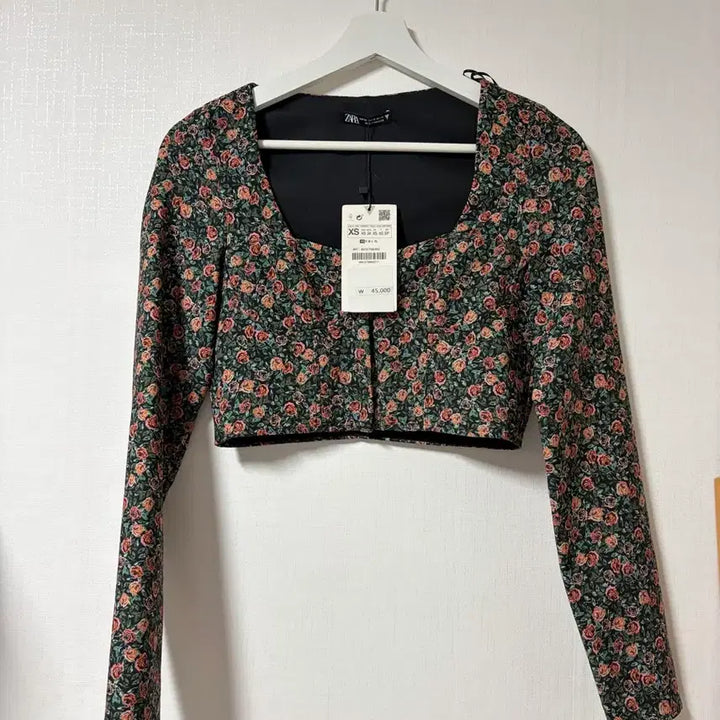 [BUNJANG] ZARA Flower Top XS / 자라 플라워 탑 xs