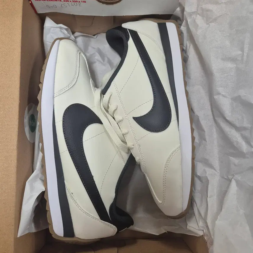 [BUNJANG] Nike Pacific Leather IM4006-101 (Size 260) / 나이키 퍼시픽 레더 NIKE IM4006-101 (260싸이즈)