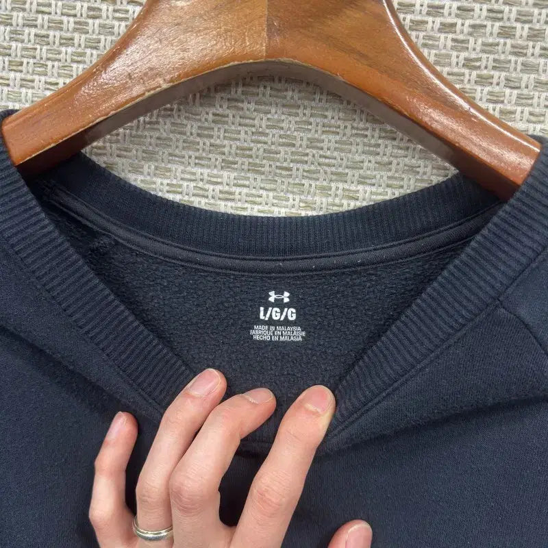 [SOLD OUT] 언더아머 센터로고 약기모 맨투맨 L M13599