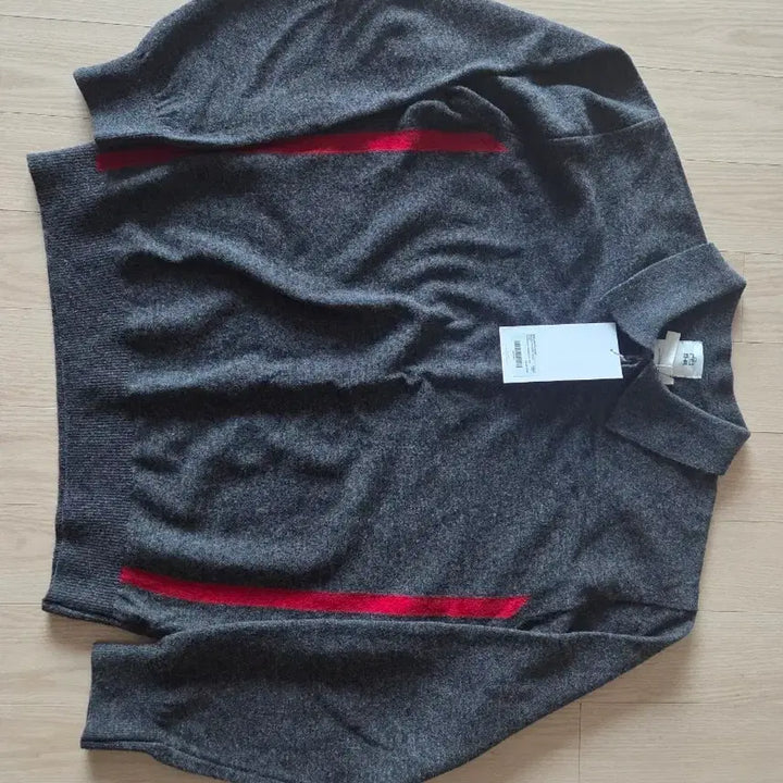[SOLD OUT] [3] 폴리테루 월스와일무브먼트 사이드라인 폴로 니트 차콜