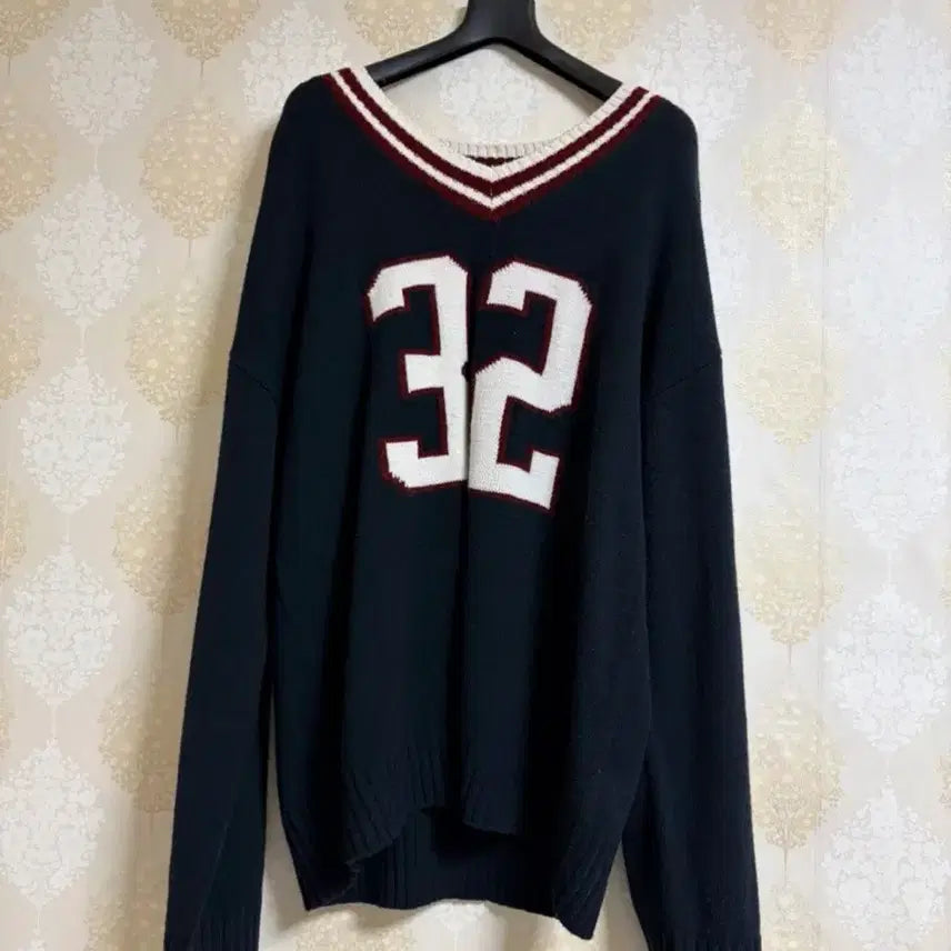 [BUNJANG] 8seconds V-Neck Knit Navy Sweater / 8seconds V넥니트 네이비 S