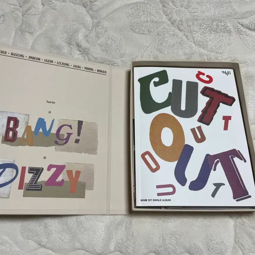 [SOLD OUT] 휘브 WHIB 1ST Cut-Out 사인 앨범