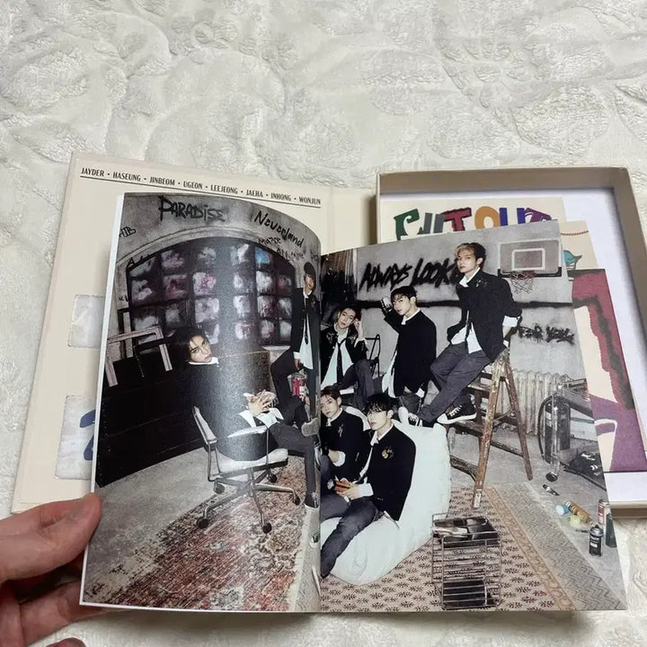 [SOLD OUT] 휘브 WHIB 1ST Cut-Out 사인 앨범