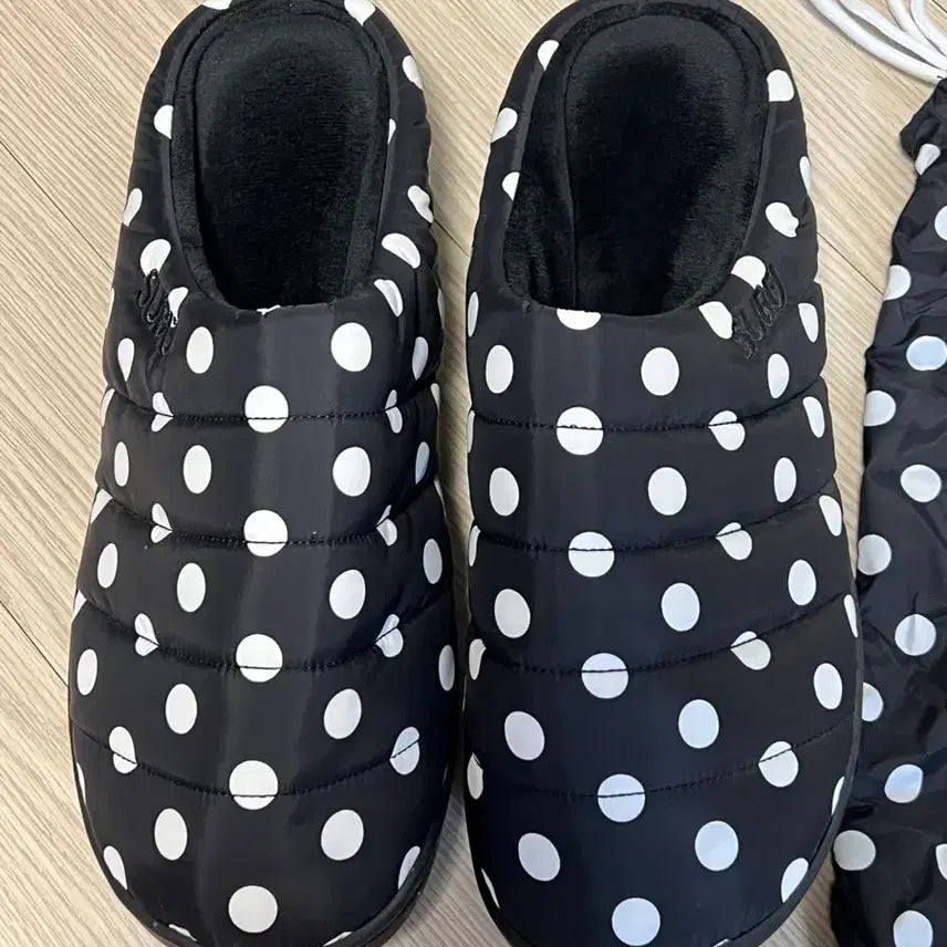 [BUNJANG] Subu Padded Slippers US Size 11-12 / subu 수부 패딩 슬리퍼 4사이즈 us11-12