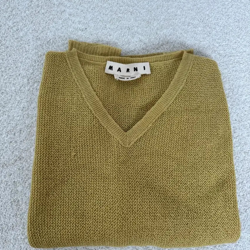 [BUNJANG] Marni Alpaca V-Neck Knit Sweater / 마르니 알파카 브이넥 니트 52