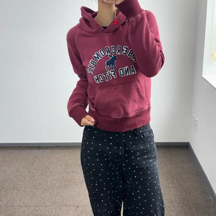 [SOLD OUT] Abercrombie 아베크롬비 스펠아웃로고 버건디 후드티