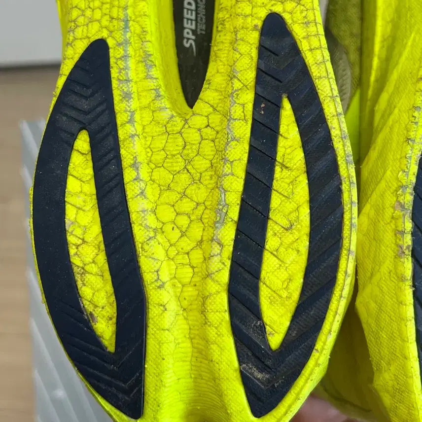 [BUNJANG] Saucony Endorphin Speed 4 Fluorescent Running Shoes / 써코니 엔돌핀 스피드4 형광 300 사이즈