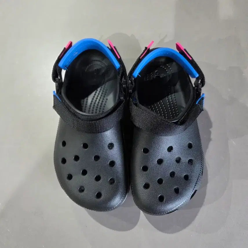 [SOLD OUT] 크록스 클래식 하이커 클로그(206772-001)230사이즈