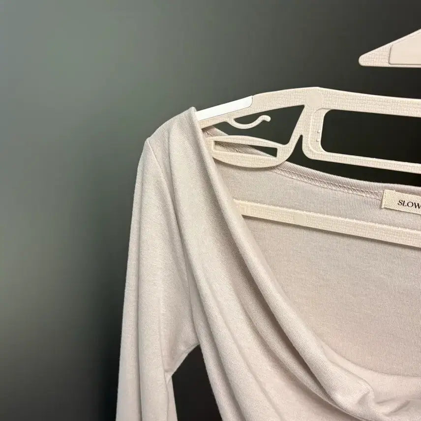 [BUNJANG] Slow and Drape Shirring T-Shirt / 슬로우앤드 / 드레이프 셔링티