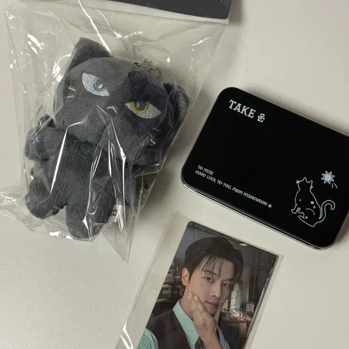 [SOLD OUT] 빅스 레오 정택운 냥운이 인형 키링 틴케이스 양도 판매 입장포카