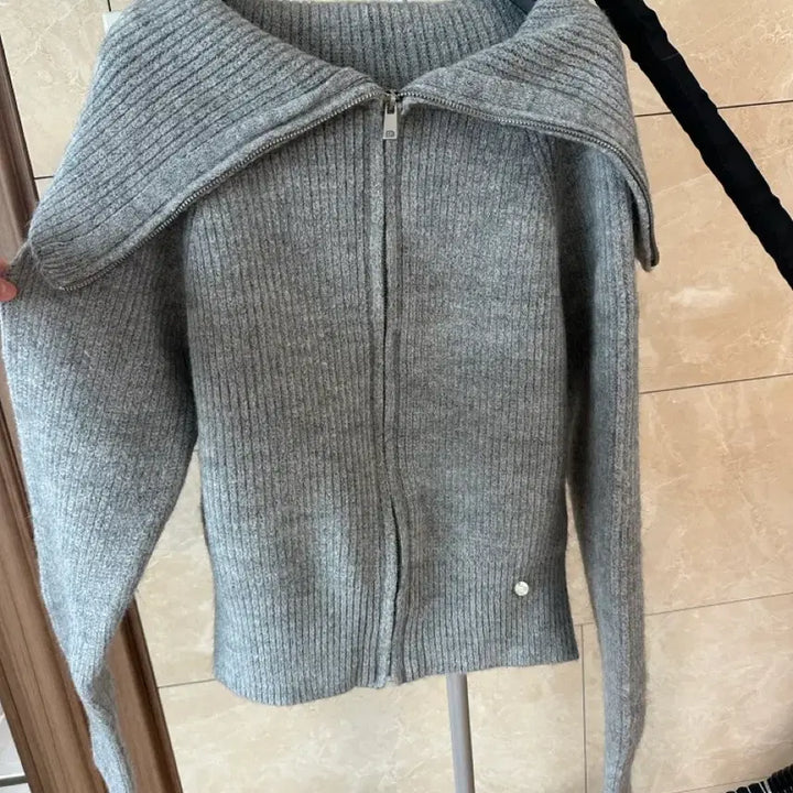 [BUNJANG] Woohee Sera Big Collar Full Zip-up Knit Gray / 새상품) 우이 세라 빅카라 풀집업 니트 그레이