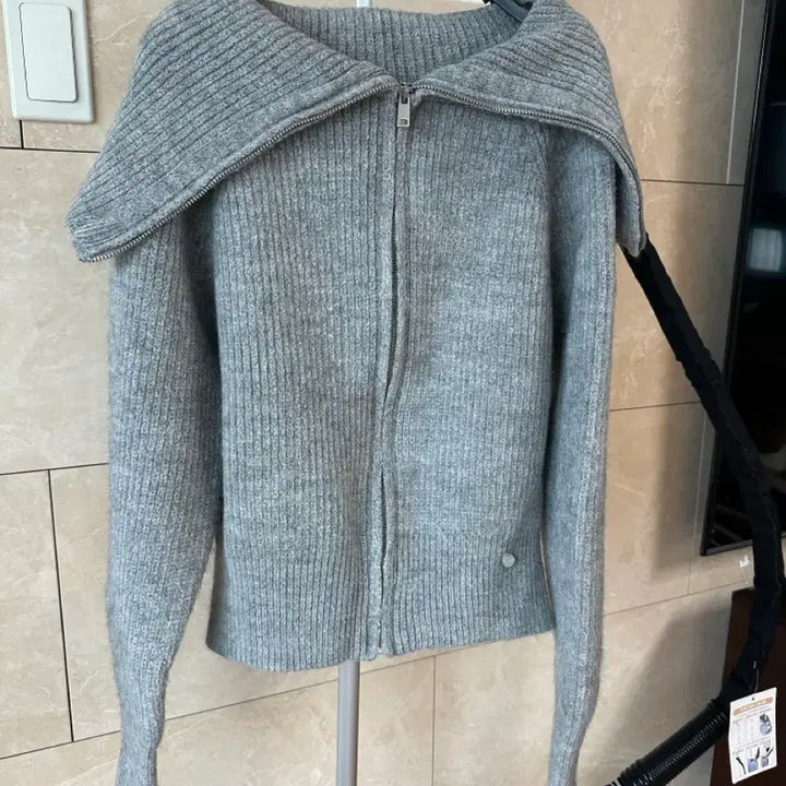 [BUNJANG] Woohee Sera Big Collar Full Zip-up Knit Gray / 새상품) 우이 세라 빅카라 풀집업 니트 그레이