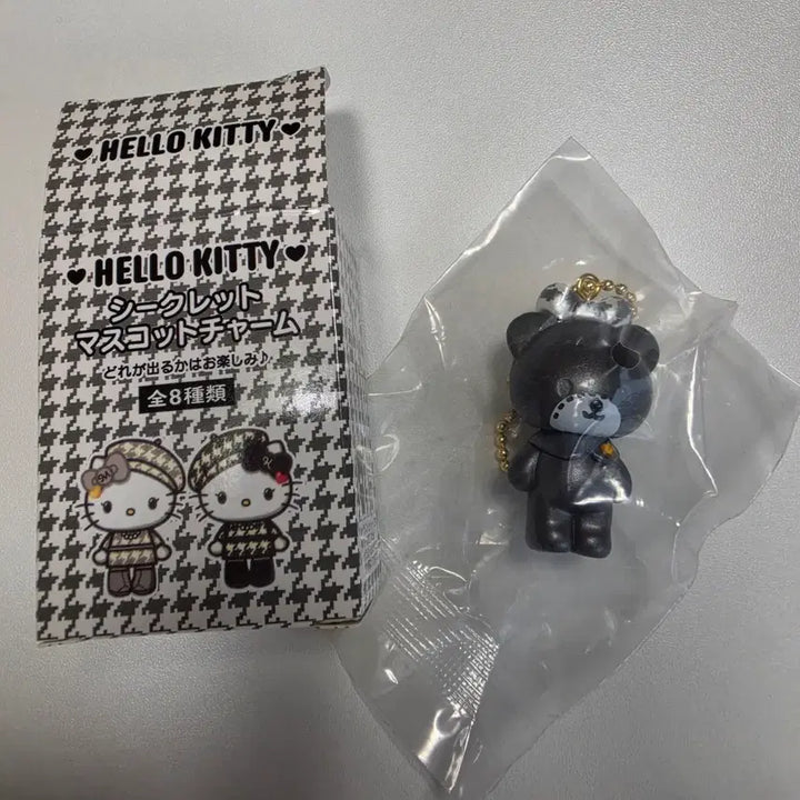 [BUNJANG] Sanrio Hello Kitty 51st Anniversary Monokuro Mascot Keyring / 산리오 헬로키티 키티 51주년 모노쿠로 생일 마스코트 키링 타이니참