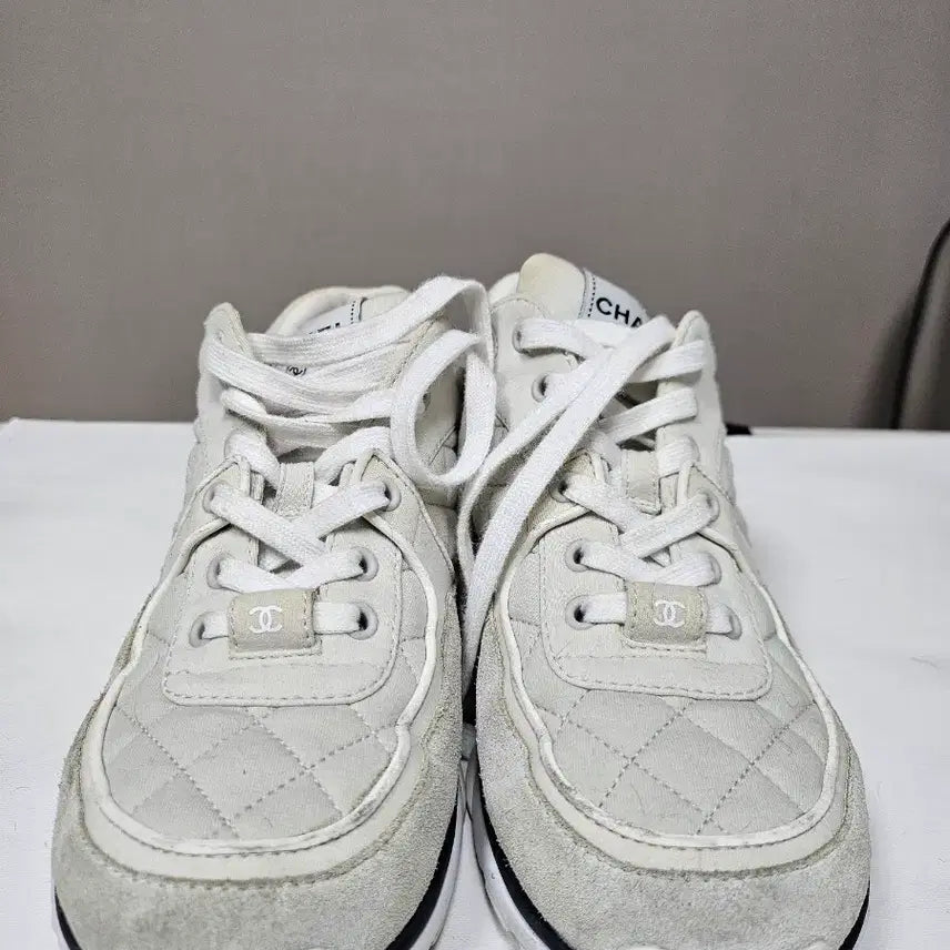 [BUNJANG] Chanel CC Logo Sneakers 36 / 샤넬 CC 로고 스니커즈 36