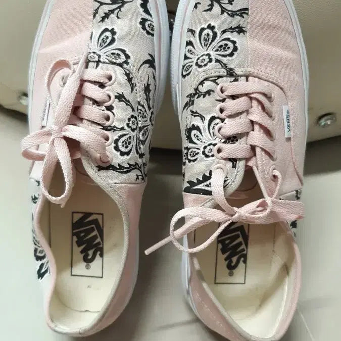 [BUNJANG] Vans Authentic Pink Floral Sneakers (250) / 반스 핑크 플라워 Authentic 어센틱 스니커즈250