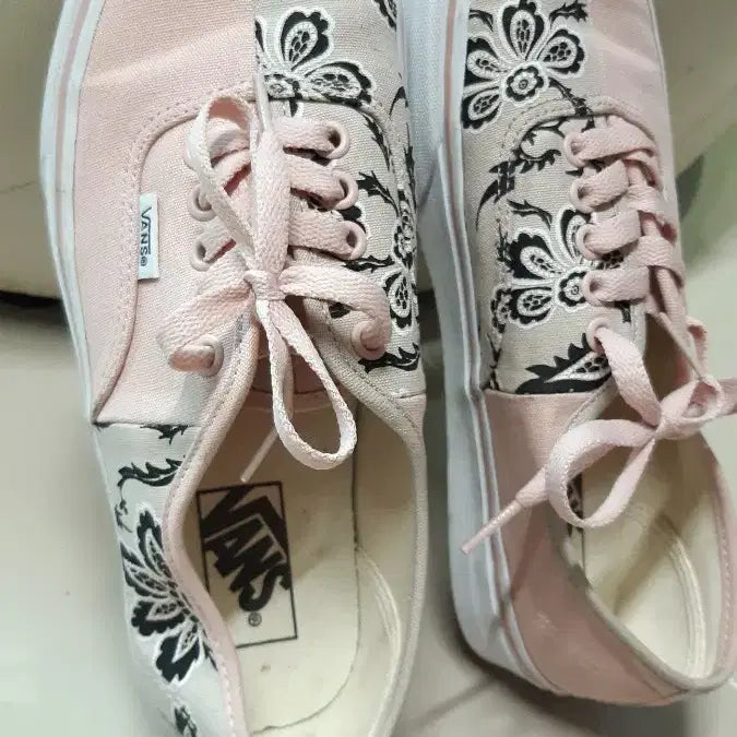 [BUNJANG] Vans Authentic Pink Floral Sneakers (250) / 반스 핑크 플라워 Authentic 어센틱 스니커즈250