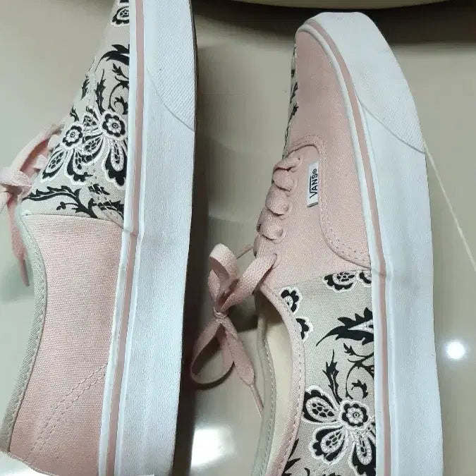 [BUNJANG] Vans Authentic Pink Floral Sneakers (250) / 반스 핑크 플라워 Authentic 어센틱 스니커즈250