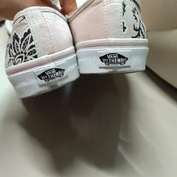 [BUNJANG] Vans Authentic Pink Floral Sneakers (250) / 반스 핑크 플라워 Authentic 어센틱 스니커즈250