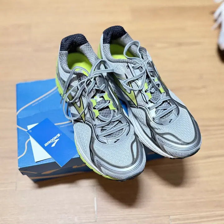 [BUNJANG] Brooks Running Shoes Gray Fluorescent 280 / 브룩스 런닝화 그레이 형광 280
