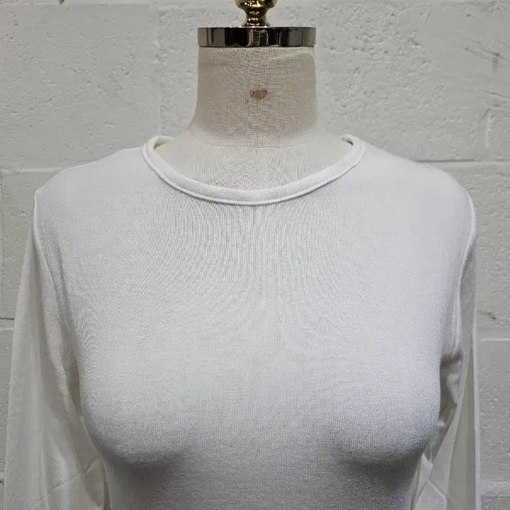 [BUNJANG] Round Neck Long Sleeve Shirt / 얇은재질의 라운드 긴팔- 화이트