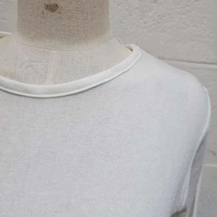 [BUNJANG] Round Neck Long Sleeve Shirt / 얇은재질의 라운드 긴팔- 화이트