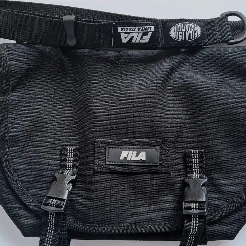 [BUNJANG] FILA Messenger Crossbody Backpack Black / FILA 휠라 가방 메신저 백팩 크로스백 미니 블랙