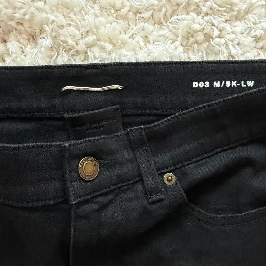 [BUNJANG] Saint Laurent D03 Slim-Fit Black Distressed Jeans / 생로랑 블랙 무파진 19년 32